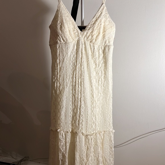 Lace Detailed Tiered Maxi Dress - Picture 3 of 7